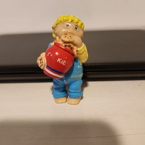 Cabbage Patch Kids vintage toy figure or cake topper.